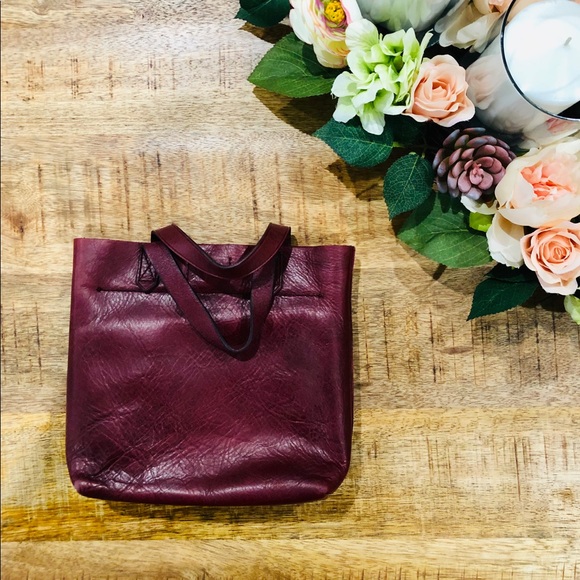 Madewell Handbags - Never used. Sold out color. Madewell sm transport Crossbody Sold out